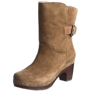 UGG Amoret size 7 in chestnut